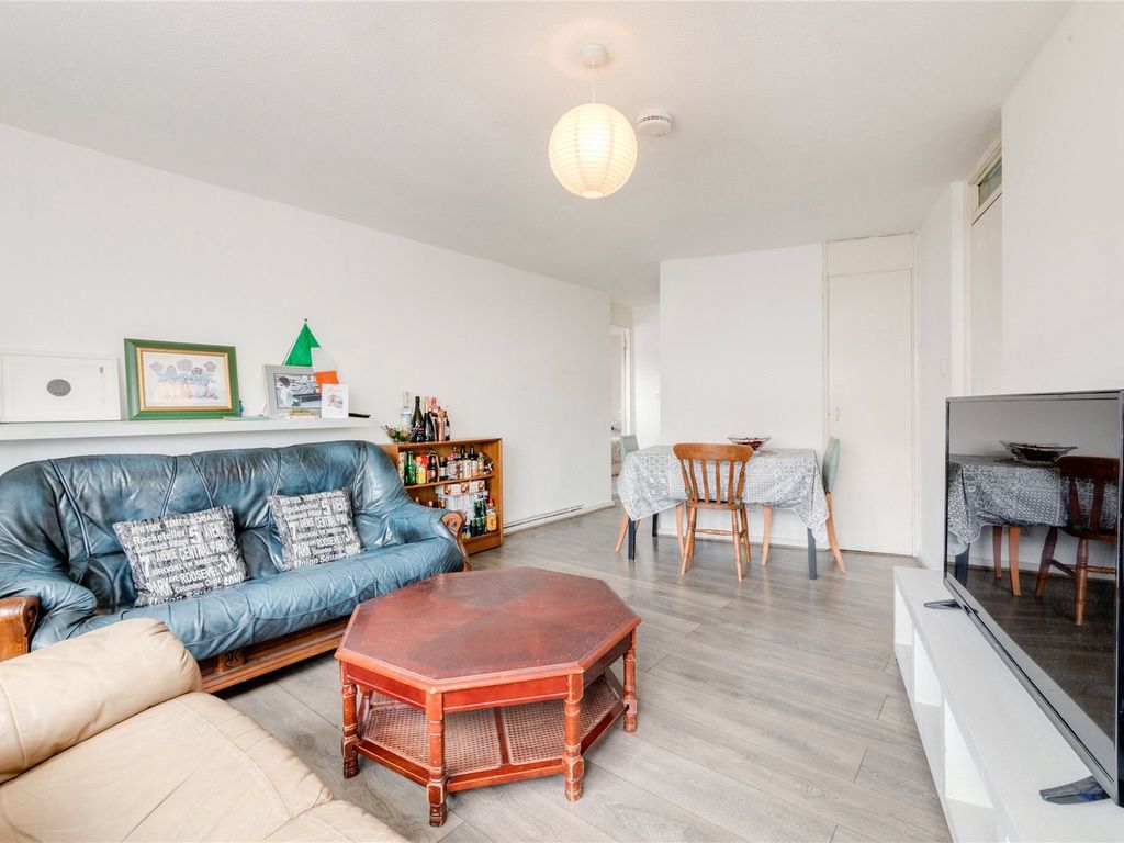 4 bed flat for sale in Dunton Road, Tower Bridge SE1, £550,000