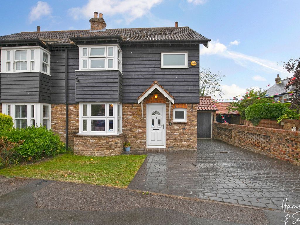 3 bed semi-detached house for sale in The Magpies, Epping Green CM16, £520,000