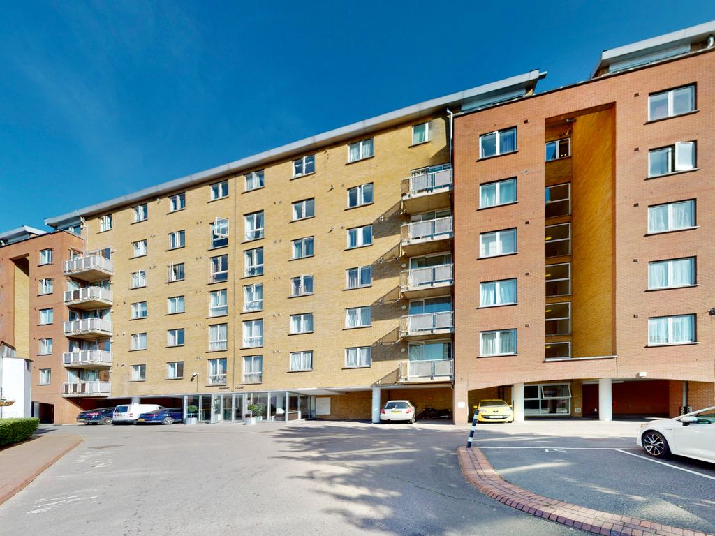 1 bed flat for sale in Regent Court, 1 North Bank, London NW8, £550,000