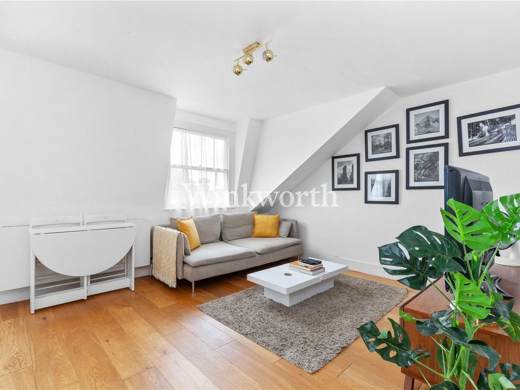 1 bed flat for sale in Alexandra Grove, London N4, £350,000