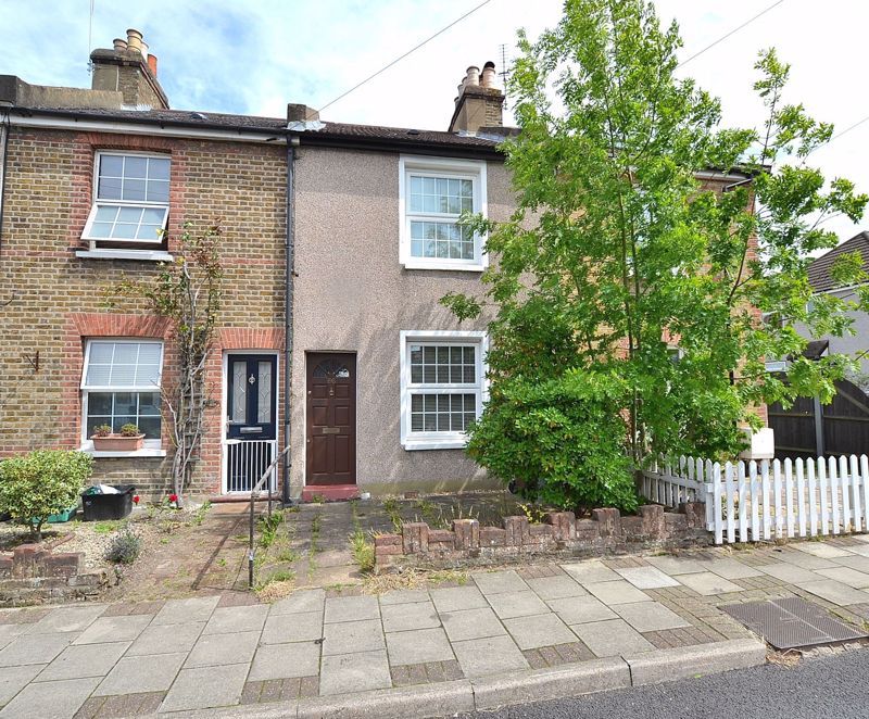 2 bed terraced house for sale in Jackson Road, Bromley BR2, £399,950