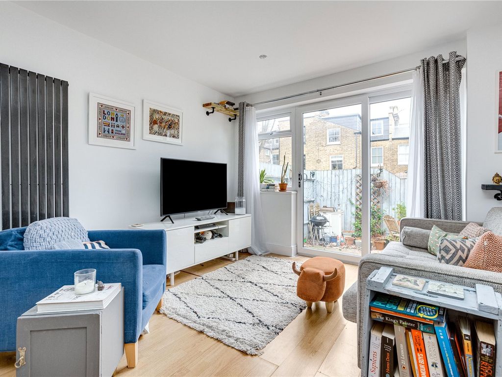 1 bed flat for sale in Cavendish Road, Abbeville Village SW12, £425,000