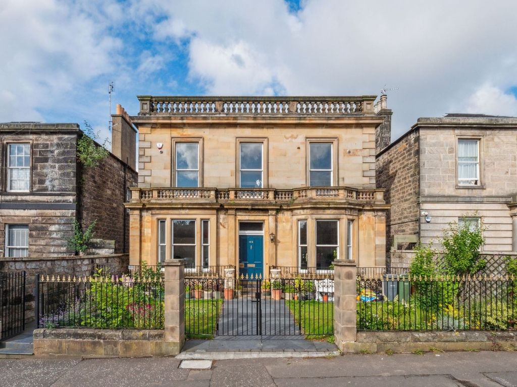 3 bed flat for sale in Minto Street, Newington, Edinburgh EH9, £525,000