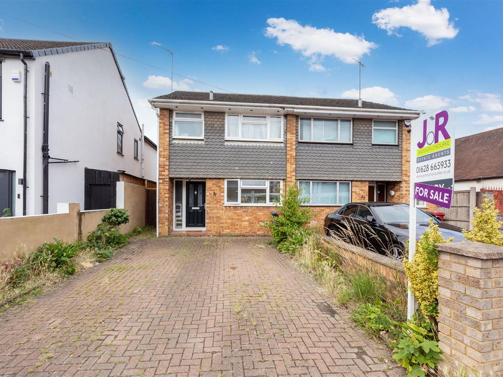 3 bed semi-detached house for sale in Ragstone Road, Slough SL1, £449,950