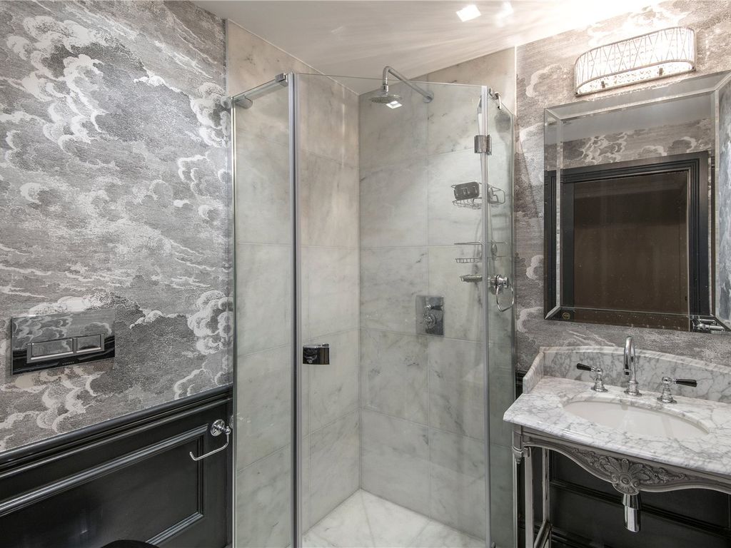 3 bed flat for sale in Queen's Gate Place, Queens Gate SW7, £3,500,000