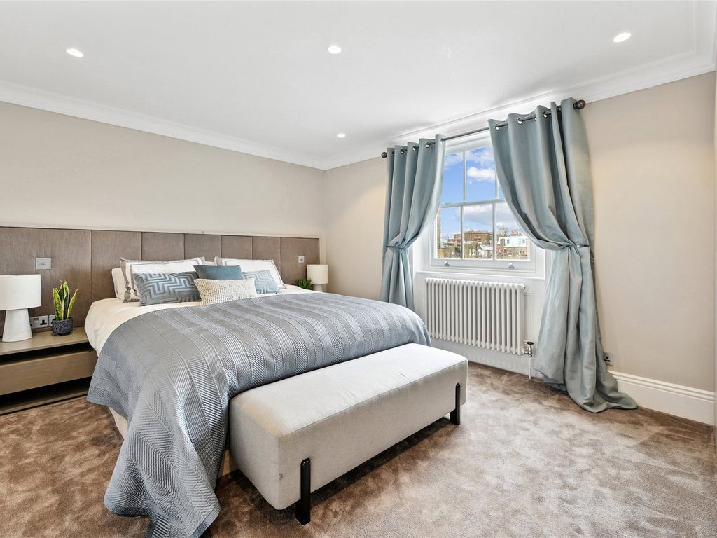 3 bed flat for sale in Onslow Gardens, South Kensington SW7, £2,600,000