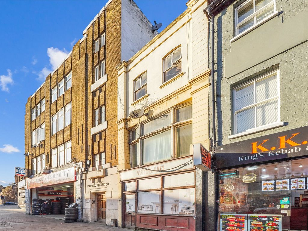 5 bed property for sale in Wandsworth High Street, Wandsworth Park SW18, £850,000