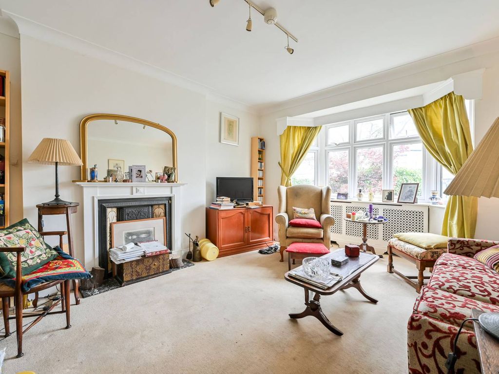 3 bed terraced house for sale in Perry Hill, Forest Hill, London SE6, £540,000