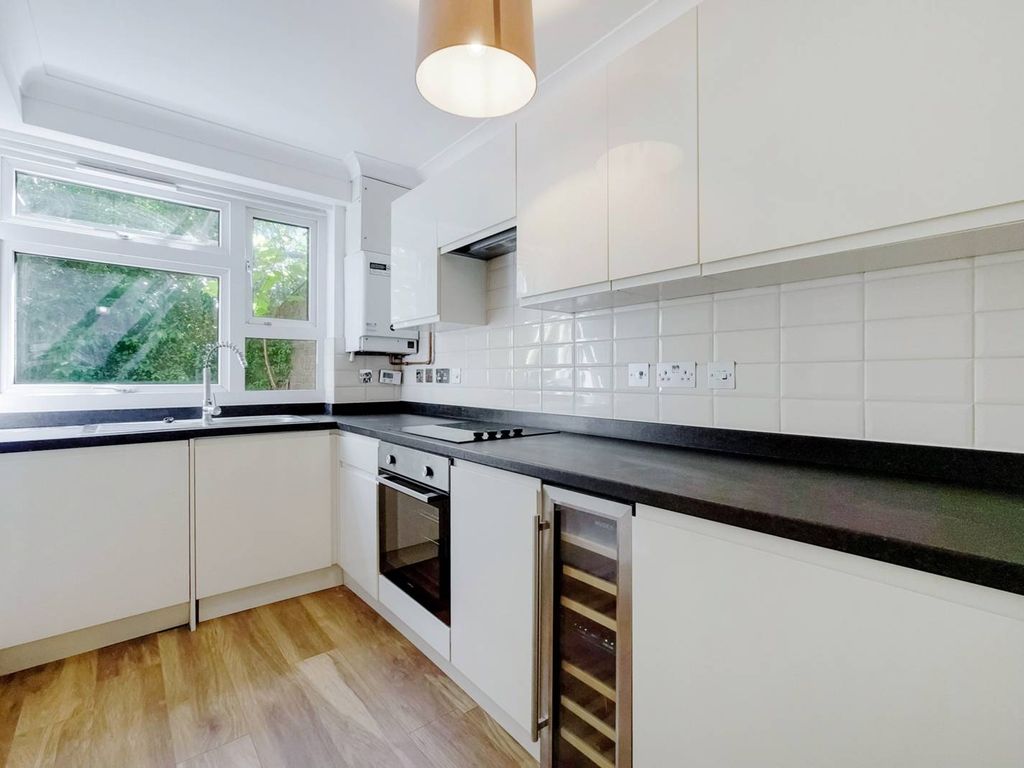 1 bed flat for sale in George Vale House, Mansford Street, Bethnal Green, London E2, £350,000