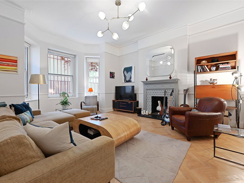 2 bed flat for sale in Granville Mansions, Shepherds Bush Green, London W12, £600,000