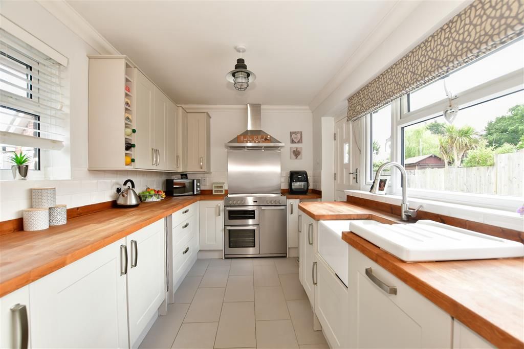3 bed semi-detached bungalow for sale in Molloy Road, Shadoxhurst, Ashford, Kent TN26, £425,000