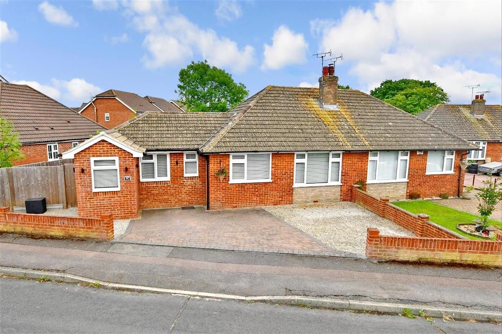 3 bed semi-detached bungalow for sale in Molloy Road, Shadoxhurst, Ashford, Kent TN26, £425,000