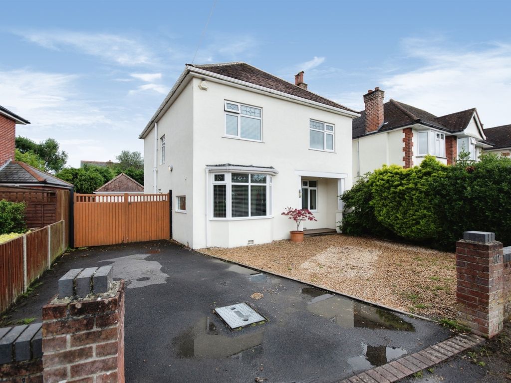 4 bed detached house for sale in Ovington Avenue, Bournemouth BH7, £600,000