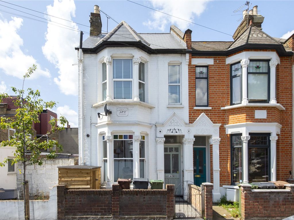 2 bed flat for sale in Belgrave Road, Walthamstow, London E17, £450,000