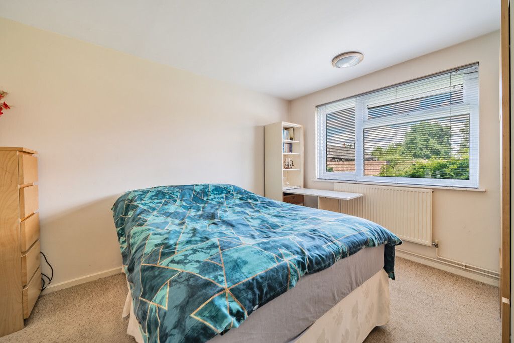 2 bed flat for sale in Little Glebe, Sonning, Reading, Berkshire RG4, £290,000