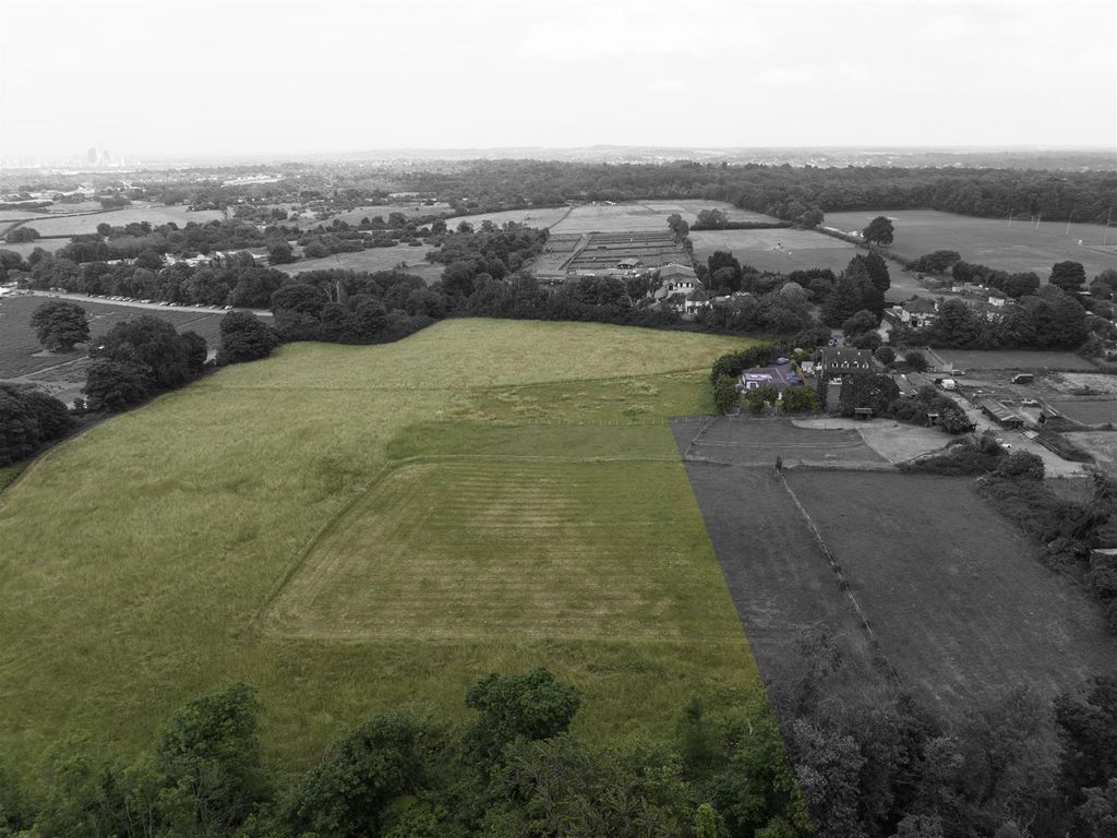 Land for sale in Tonbridge Close, Banstead SM7, £425,000