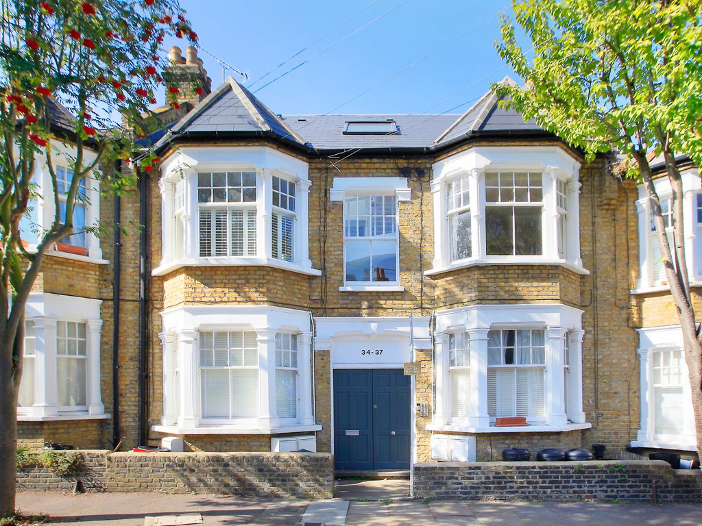2 bed flat for sale in Denton Street, Wandsworth, London SW18, £520,000