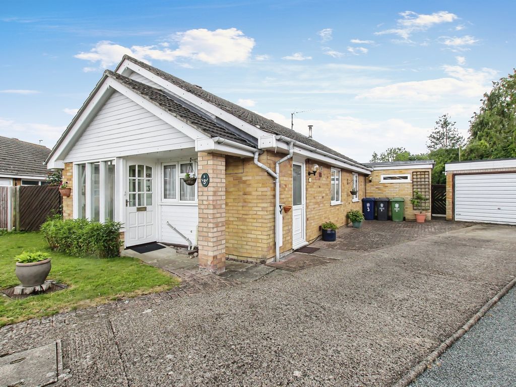 3 bed detached bungalow for sale in Windmill Close, Sawston, Cambridge CB22, £550,000