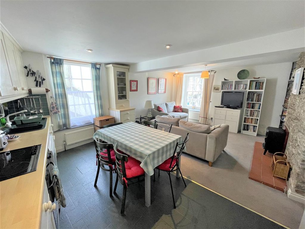 3 bed property for sale in Bull Hill, Fowey PL23, £410,000