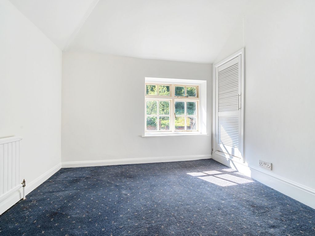 2 bed end terrace house for sale in Blackheath Lane, Blackheath, Guildford, Surrey GU4, £475,000