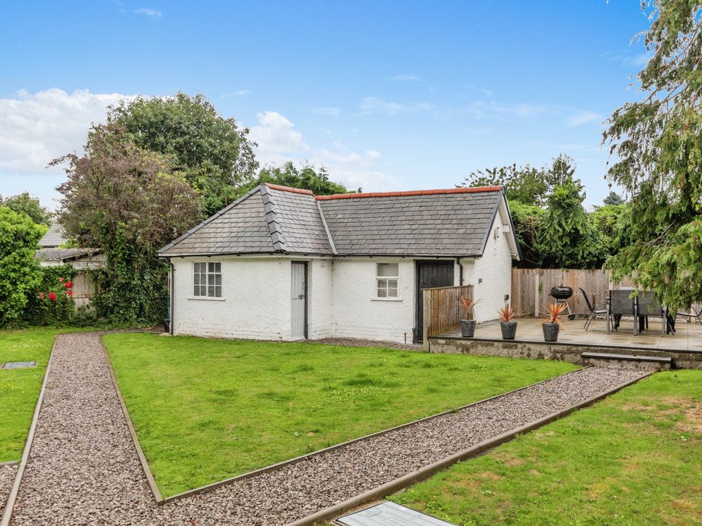3 bed bungalow for sale in Whinacres, Conwy, Conwy LL32, £425,000