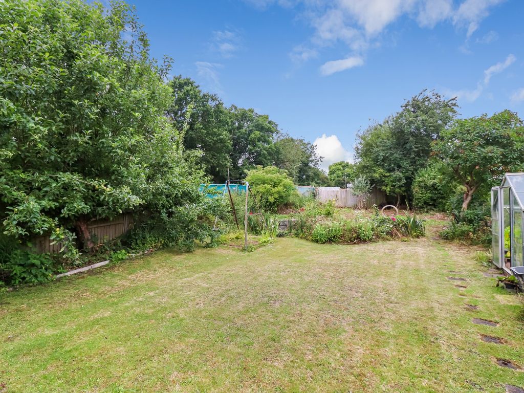 3 bed end terrace house for sale in Bedmond Road, Pimlico, Hemel Hempstead HP3, £500,000