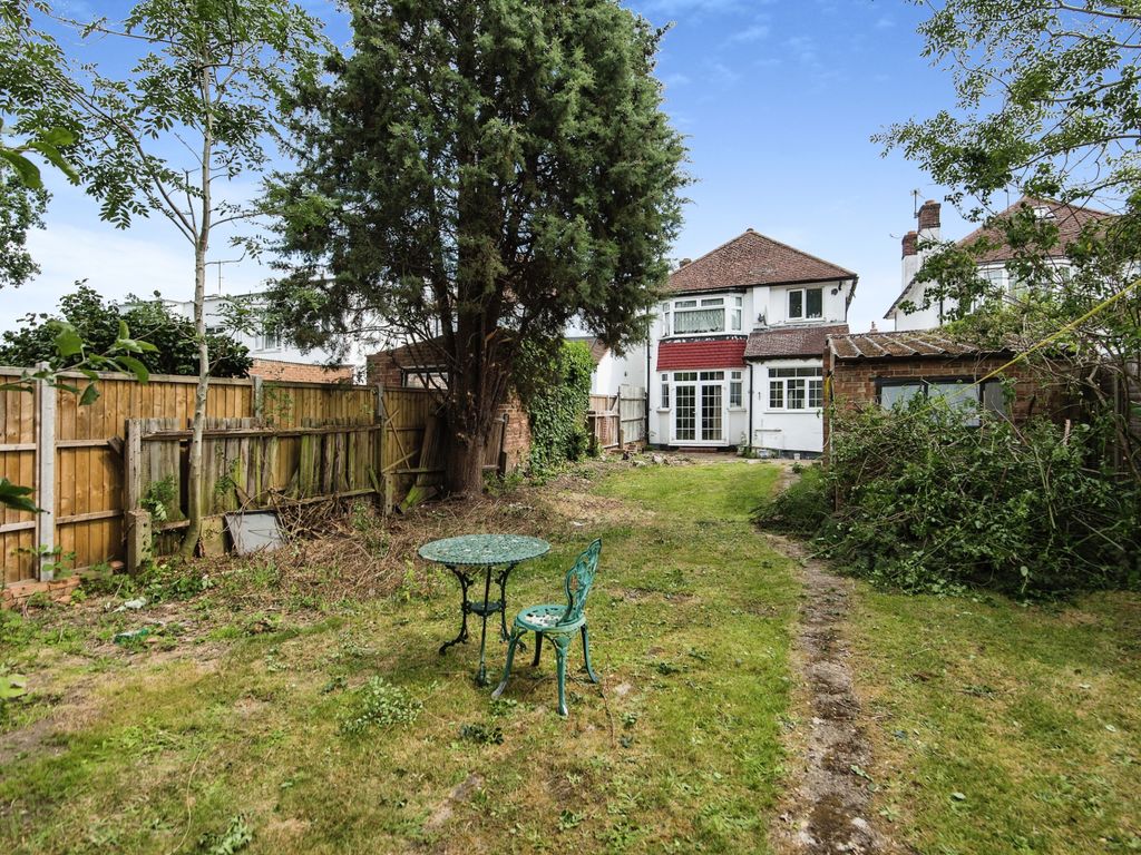 3 bed detached house for sale in Manor Drive North, New Malden KT3, £700,000