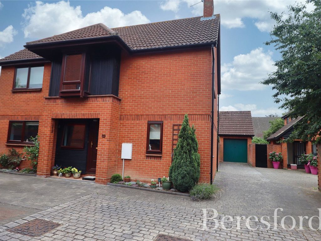 4 bed detached house for sale in Longacre, Chelmsford CM1, £540,000