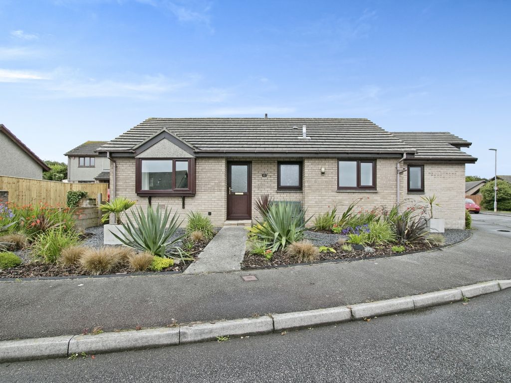 3 bed bungalow for sale in Merritts Way, Pool, Redruth, Cornwall TR15, £350,000