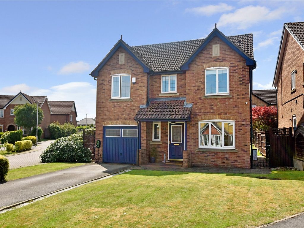 4 bed detached house for sale in Suffield Crescent, Gildersome, Morley, Leeds LS27, £399,995
