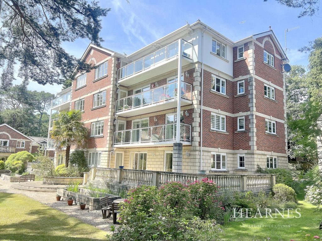 3 bed flat for sale in Burton Road, Branksome Park BH13, £775,000