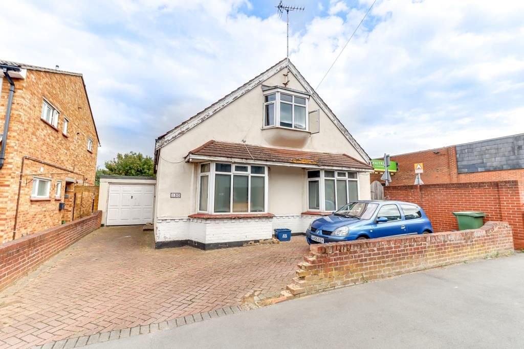 5 bed detached house for sale in Station Road, Leigh-On-Sea SS9, £440,000