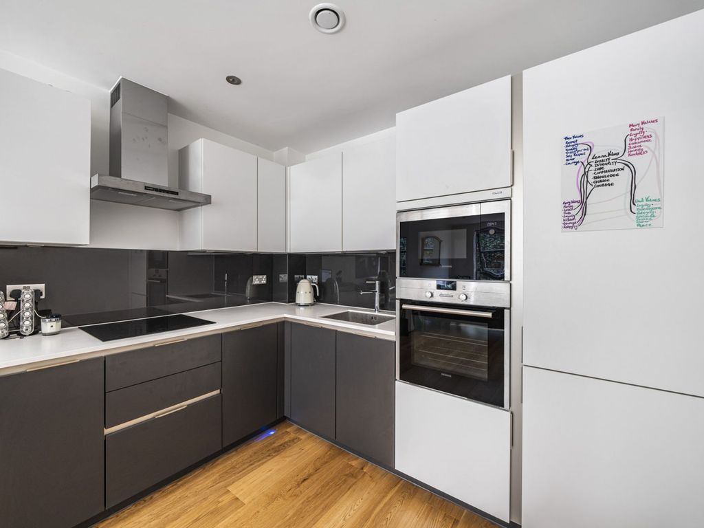 1 bed flat for sale in Alwen Court, Pages Walk SE1, £625,000