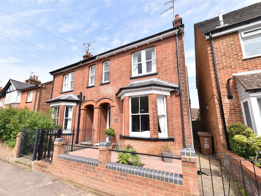 4 bed semi-detached house for sale in Stanmore Road, Stevenage SG1, £525,000