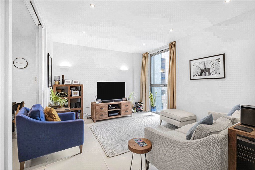 3 bed flat for sale in Haven Way, London SE1, £725,000