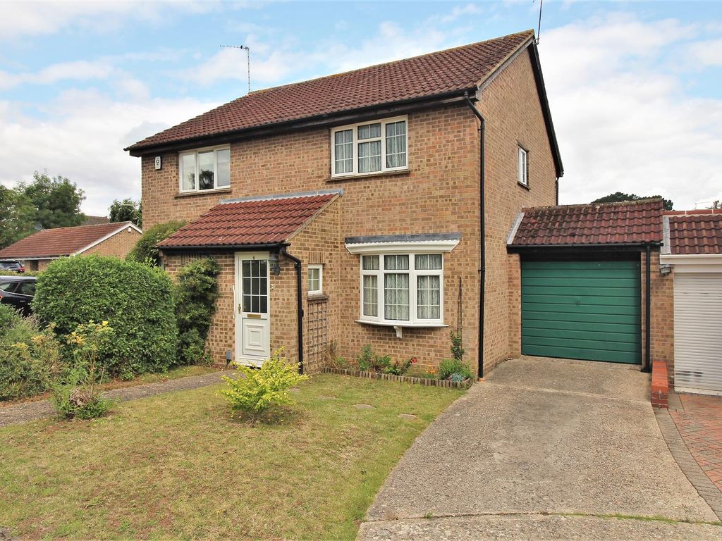 2 bed semi-detached house for sale in Cornwall Close, Tilehurst, Reading RG31, £350,000