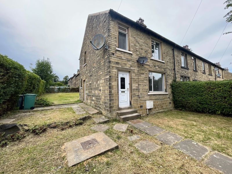 3 bed terraced house to rent in Smiths Avenue, Marsh, Huddersfield HD3, £995 pcm
