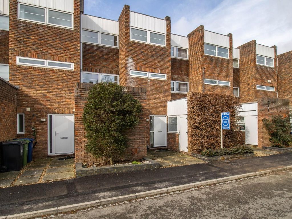 5 bed town house for sale in St. Marks Court, Newnham, Cambridge CB3, £700,000