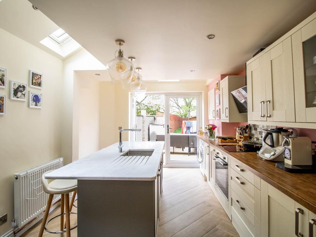2 bed terraced house for sale in River Lane, Cambridge CB5, £550,000