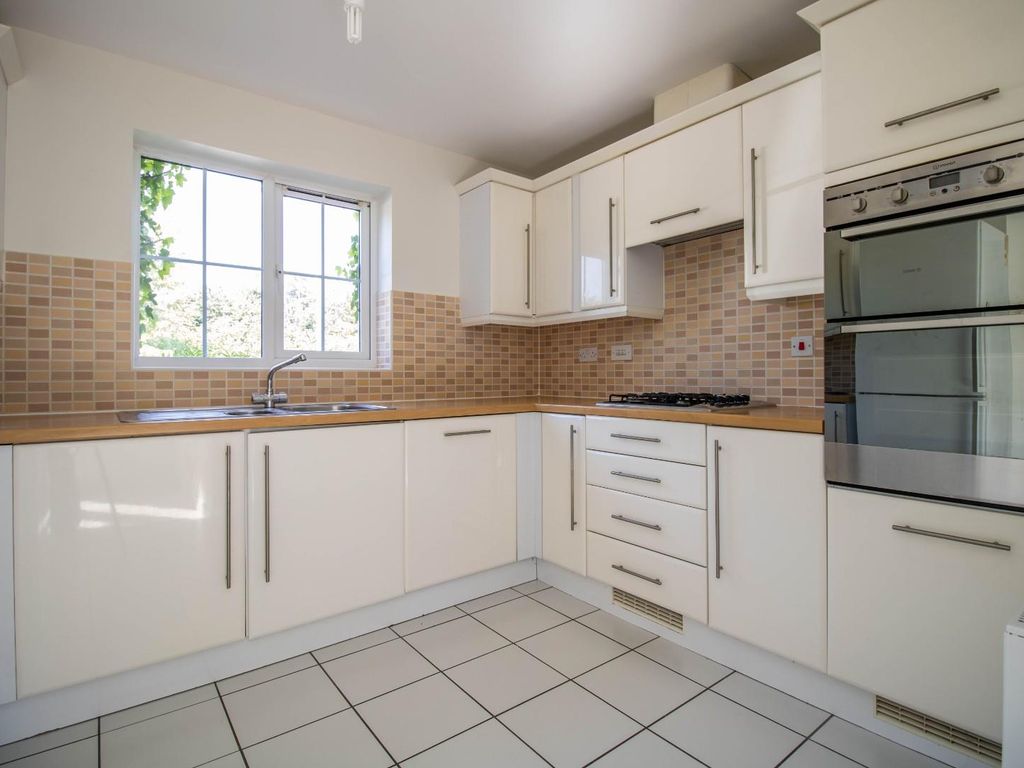 4 bed detached house for sale in Wellbrook Way, Girton, Cambridge CB3, £600,000
