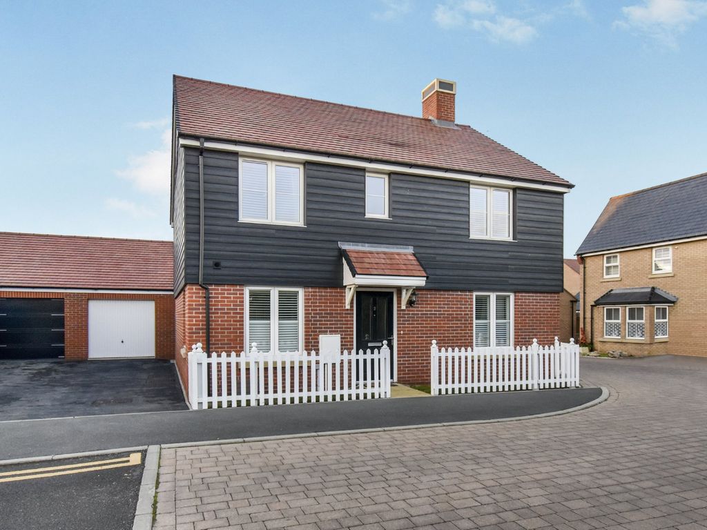 4 bed detached house for sale in Bantock Way, Biggleswade SG18, £535,000