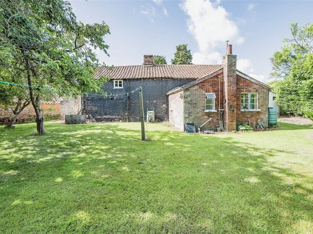 4 bed cottage for sale in Stubb Road, Hickling, Norwich NR12, £400,000