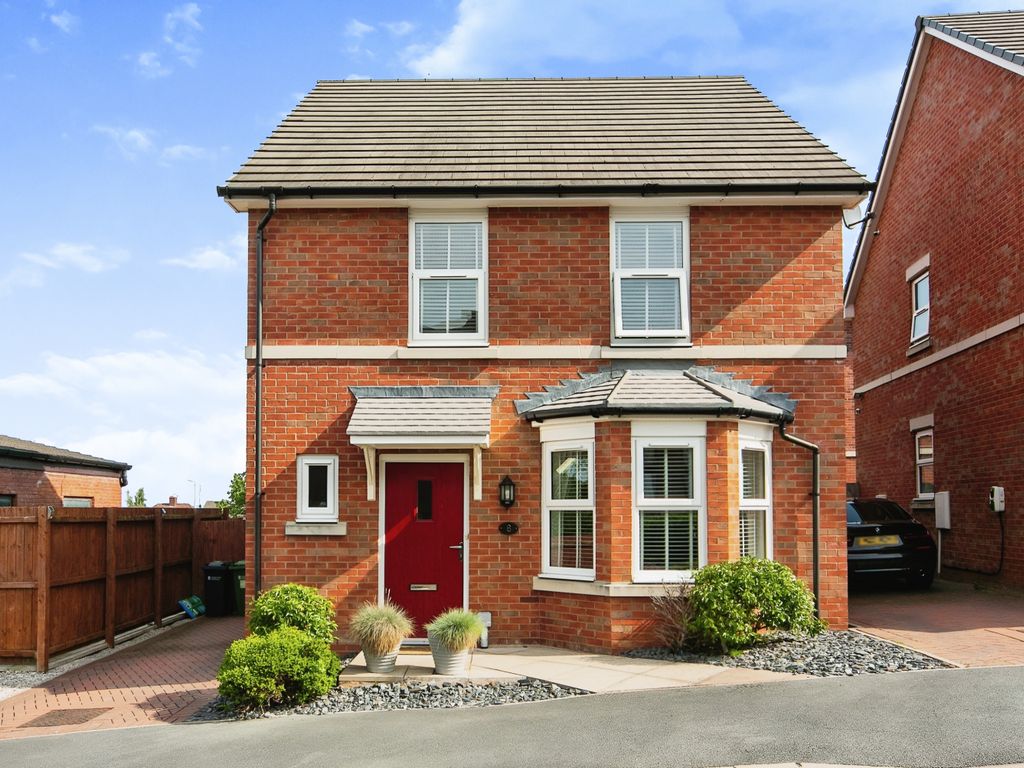 4 bed detached house for sale in Lower Robin Hood Lane, Frodsham WA6, £350,000