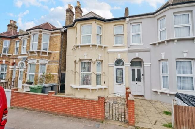 3 bed semi-detached house for sale in Glenwood Road, London SE6, £600,000