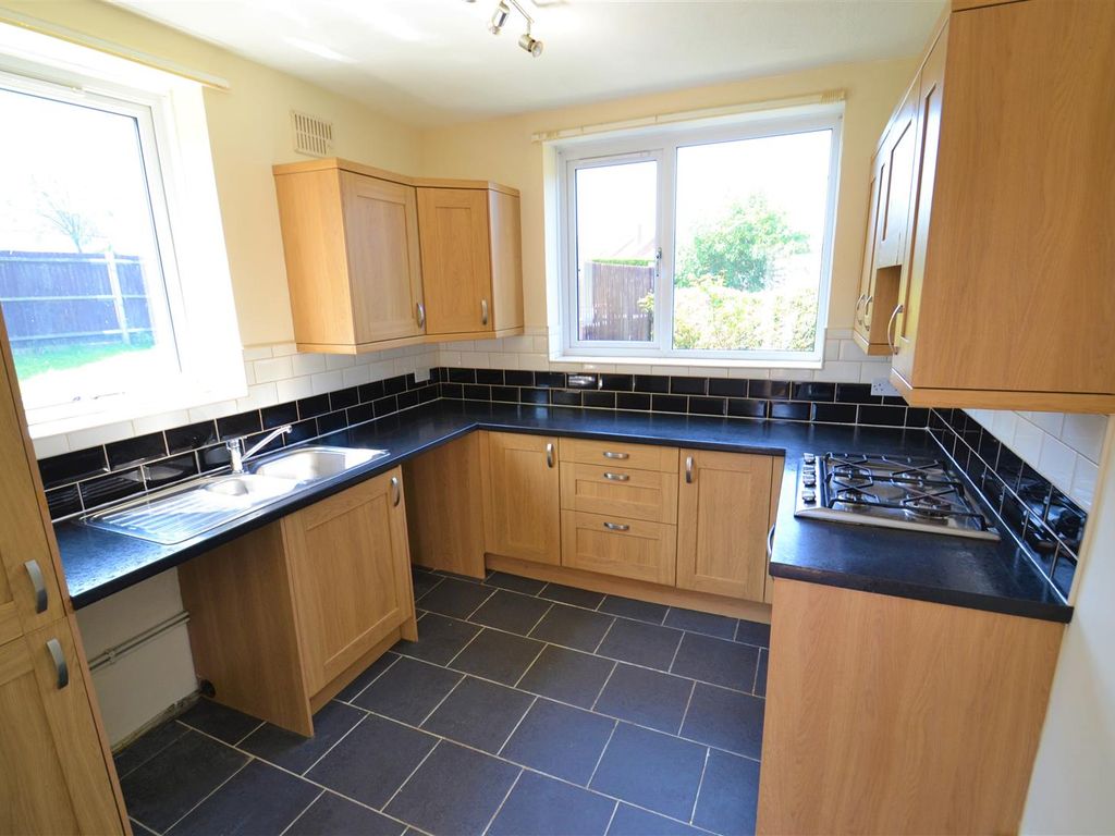 3 bed end terrace house for sale in Kimbolton Green, Borehamwood WD6, £550,000