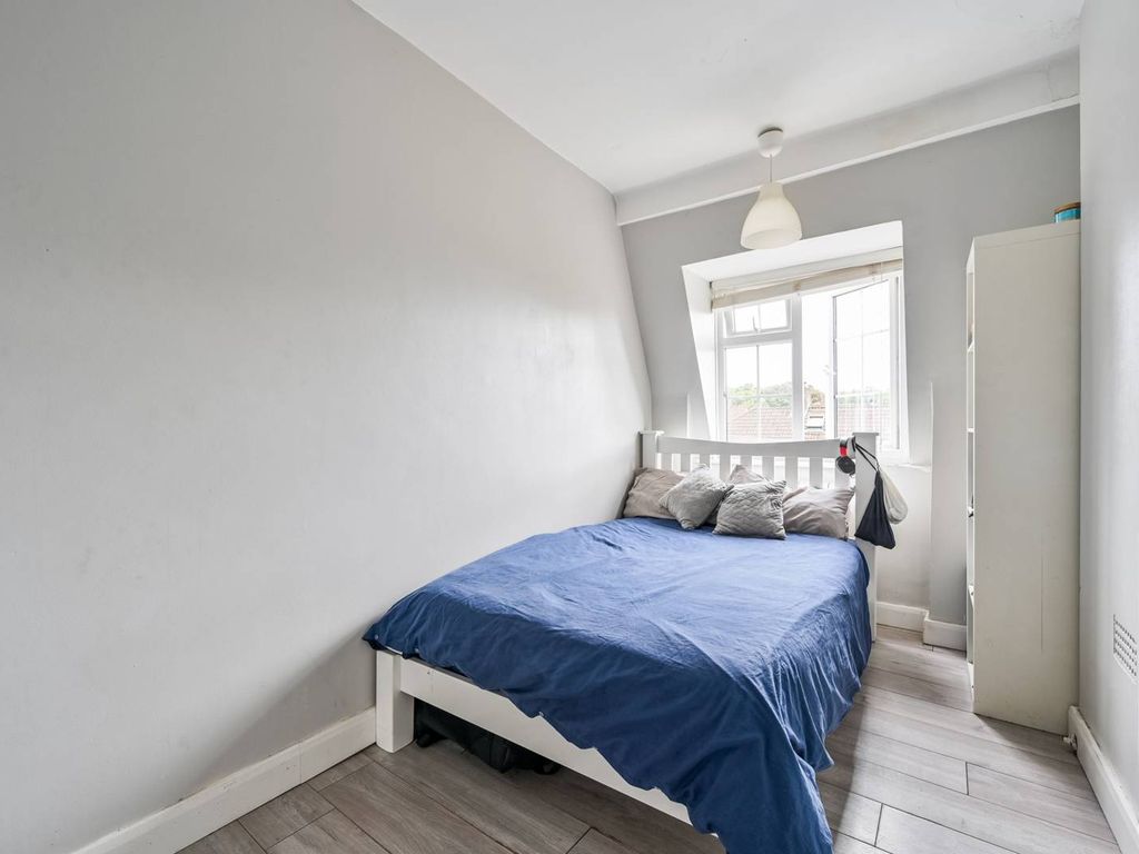 3 bed flat for sale in Battersby Road, Catford, London SE6, £340,000