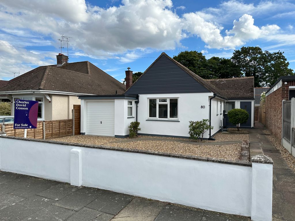 3 bed detached bungalow for sale in Nalla Gardens, Broomfield CM1, £550,000