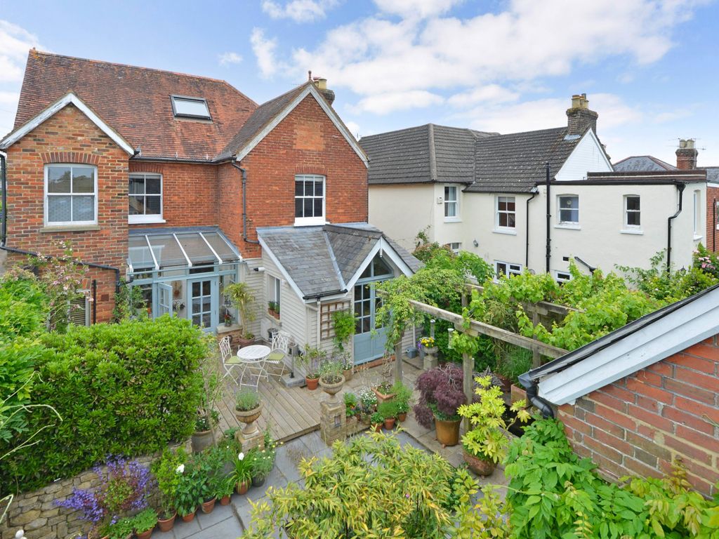 4 bed detached house for sale in Godalming, Surrey GU7, £1,000,000