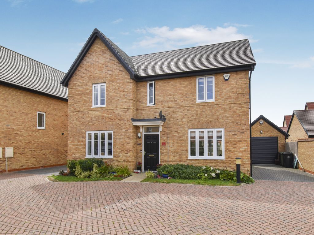 4 bed detached house for sale in Soundy Paddock, Biggleswade SG18, £500,000