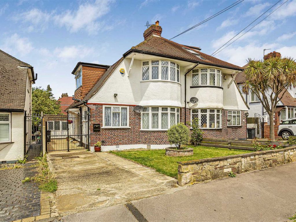 3 bed property for sale in Christian Fields, London SW16, £695,000